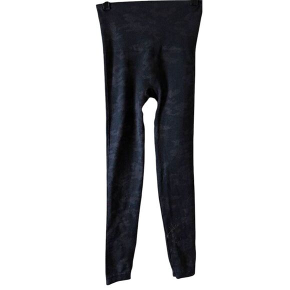 SPANX Look At Me Now Seamless Leggings Size Small - Picture 3 of 3